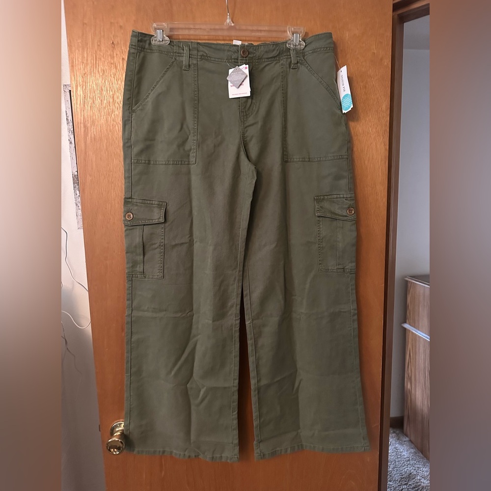 Cute Roxy Cargo Pants 💚 - Picture 5 of 10